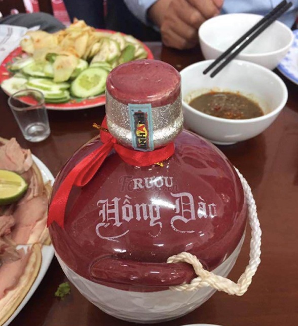 Đến Quảng Nam mua rượu hồng đào hồ lô Đến Quảng Nam mua rượu hồng đào hồ lô
